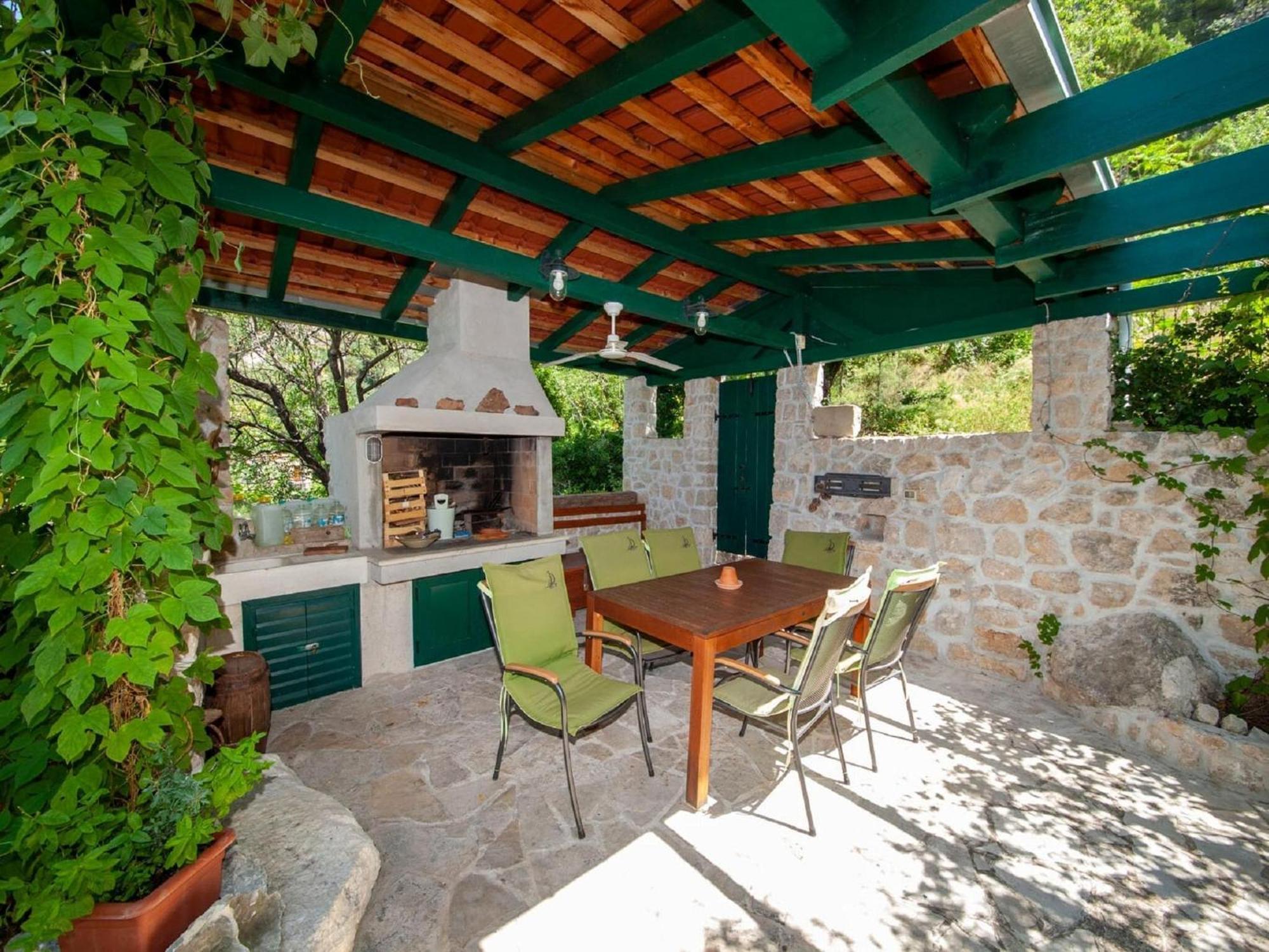 Luxurious Holiday Home In Makarska With Jacuzzi Exterior foto
