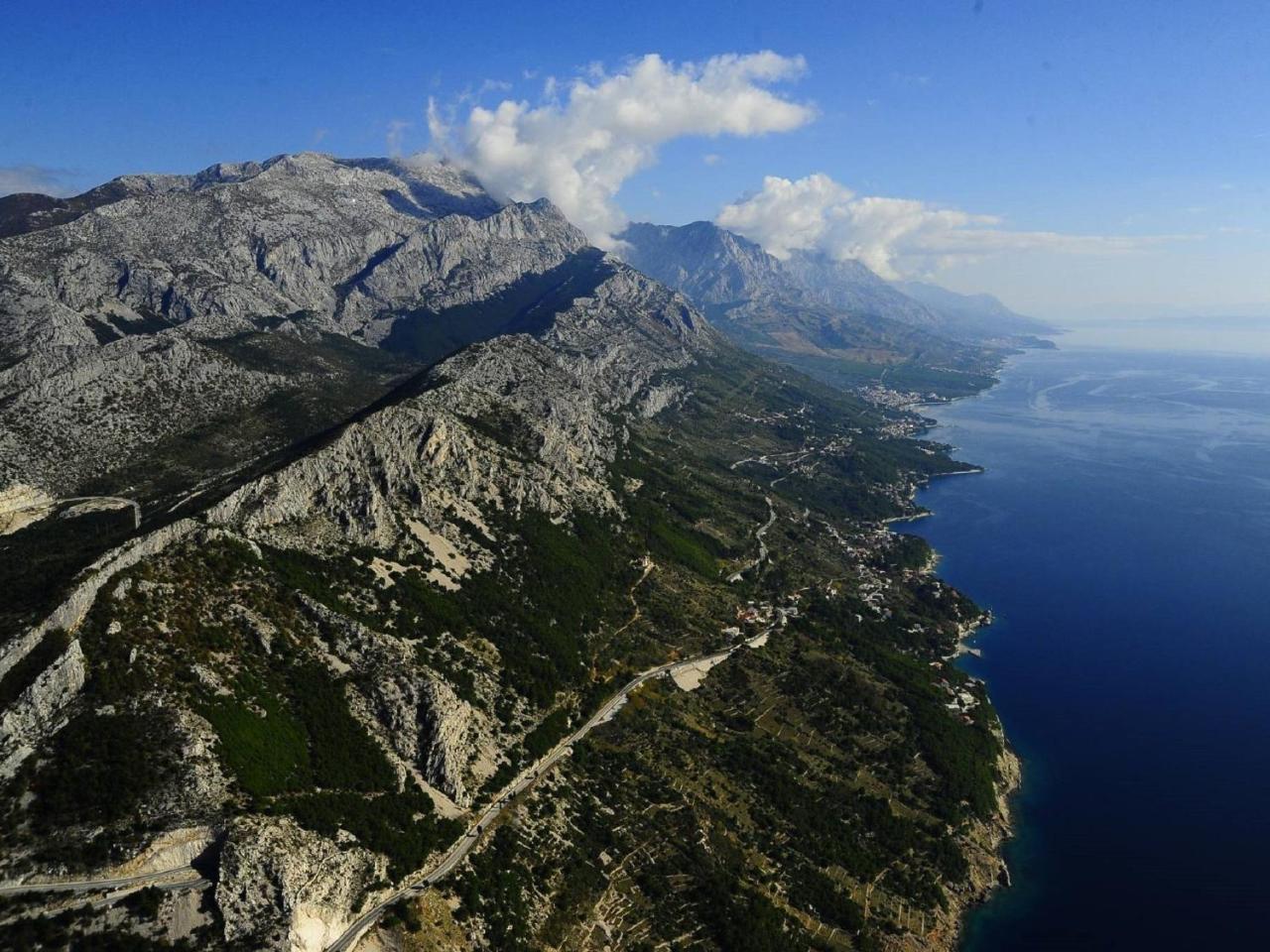 Luxurious Holiday Home In Makarska With Jacuzzi Exterior foto