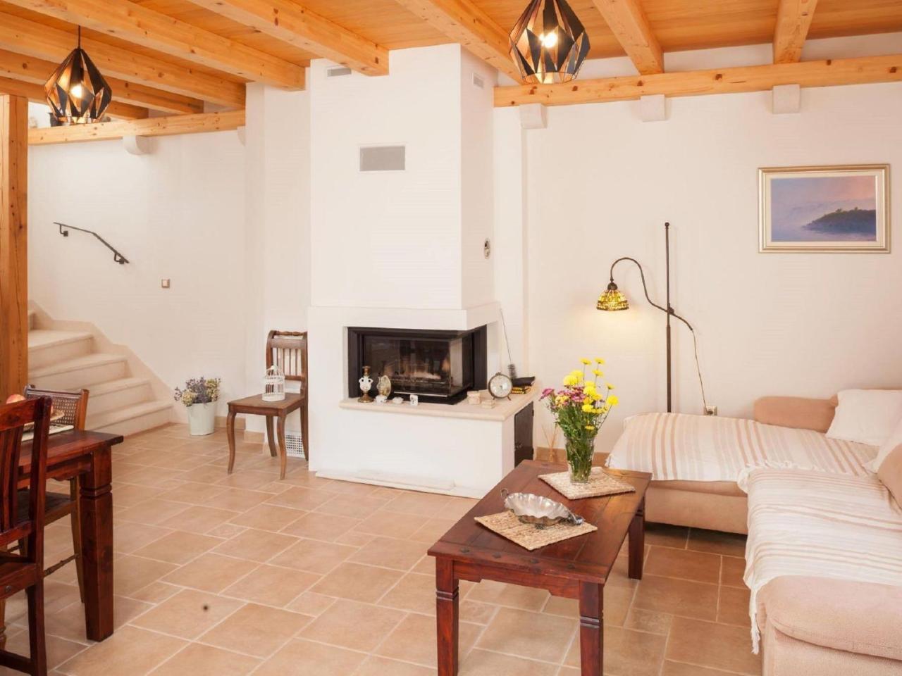 Luxurious Holiday Home In Makarska With Jacuzzi Exterior foto