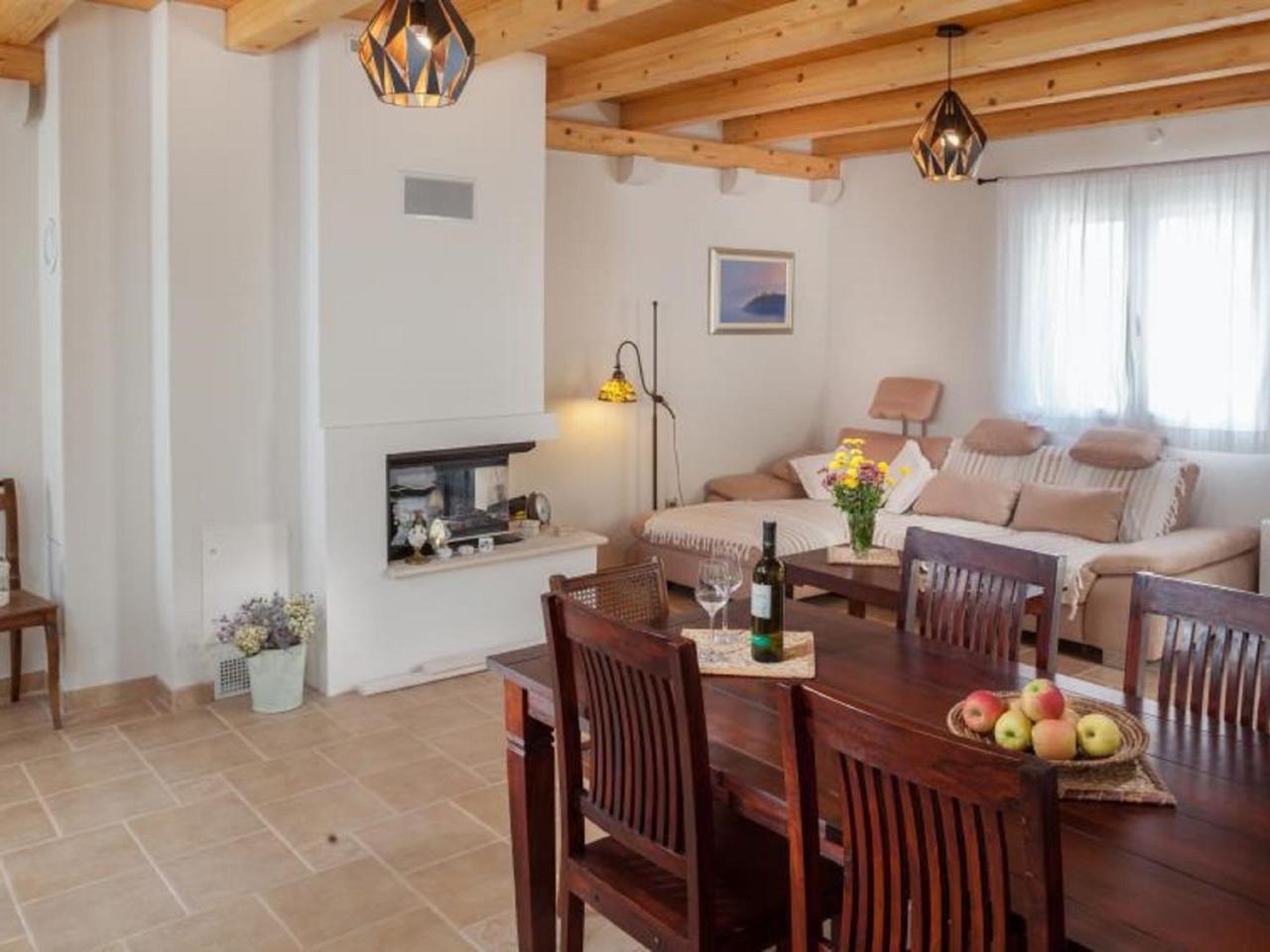 Luxurious Holiday Home In Makarska With Jacuzzi Exterior foto